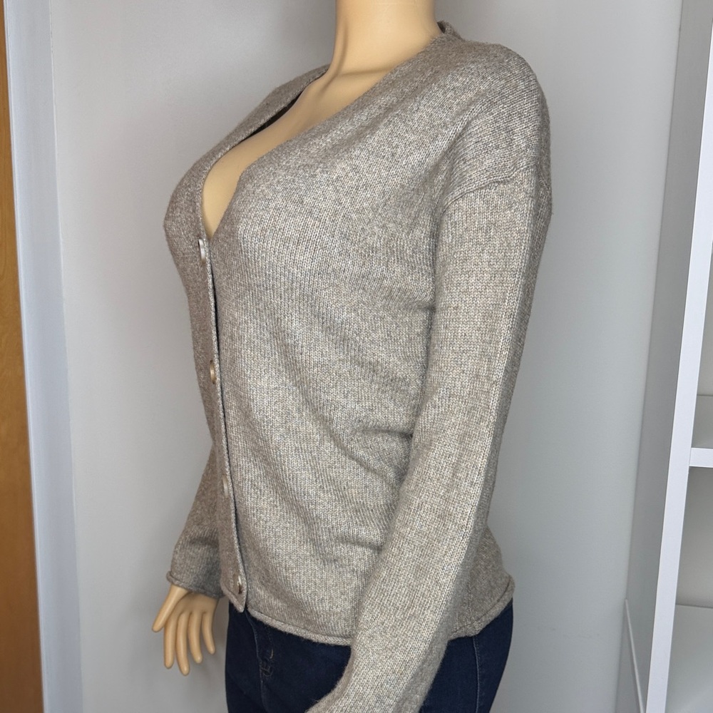 Member’s Mark Soft Knit V-Neck Cardigan – Neutral Heather Beige – XS - Picture 6 of 14
